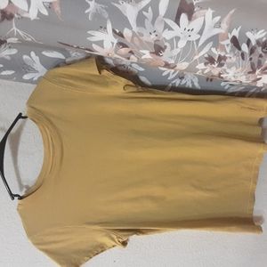WOMAN'S SHORT SLEEVE TOP